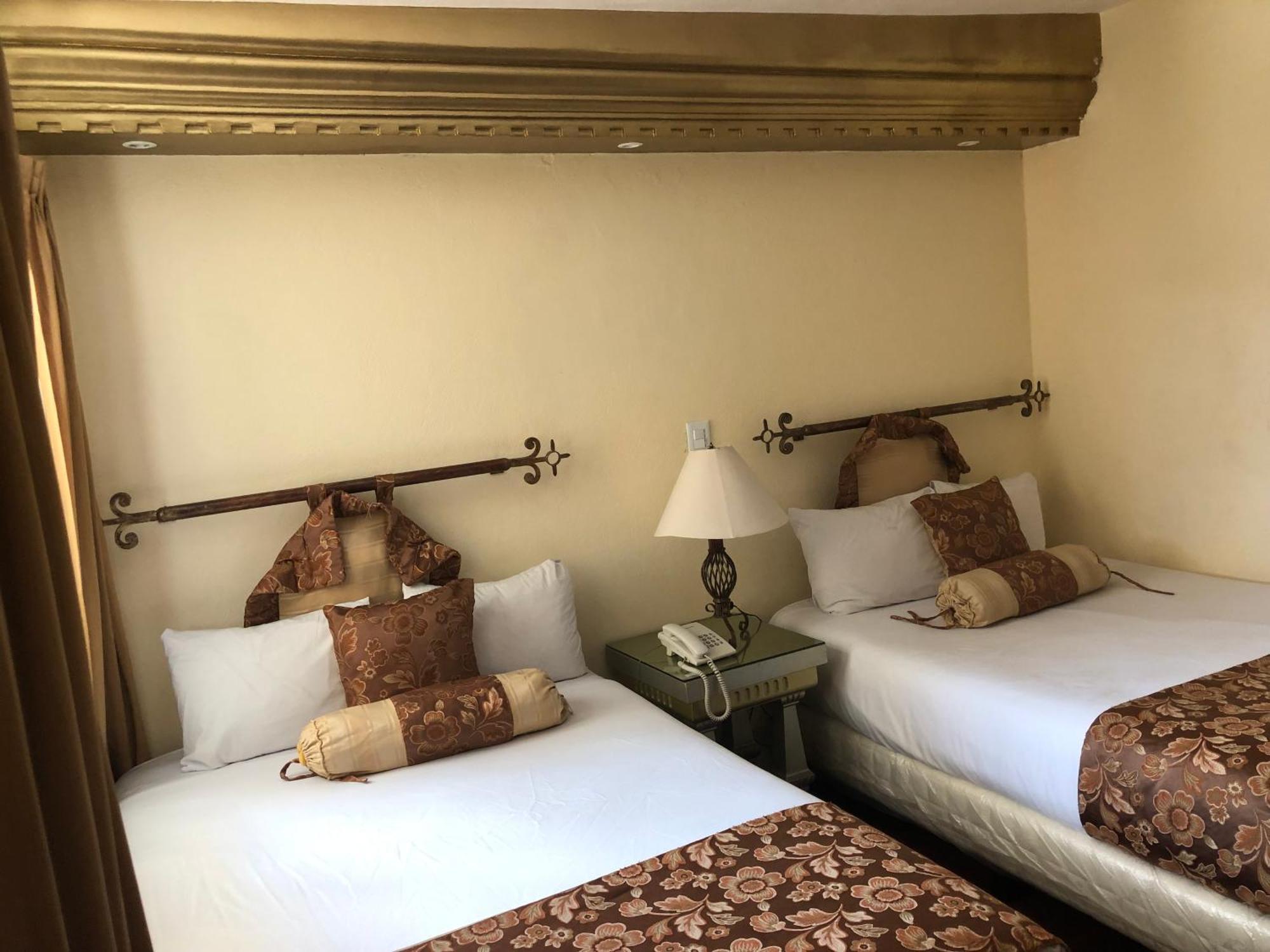 Hotel Elena 4*